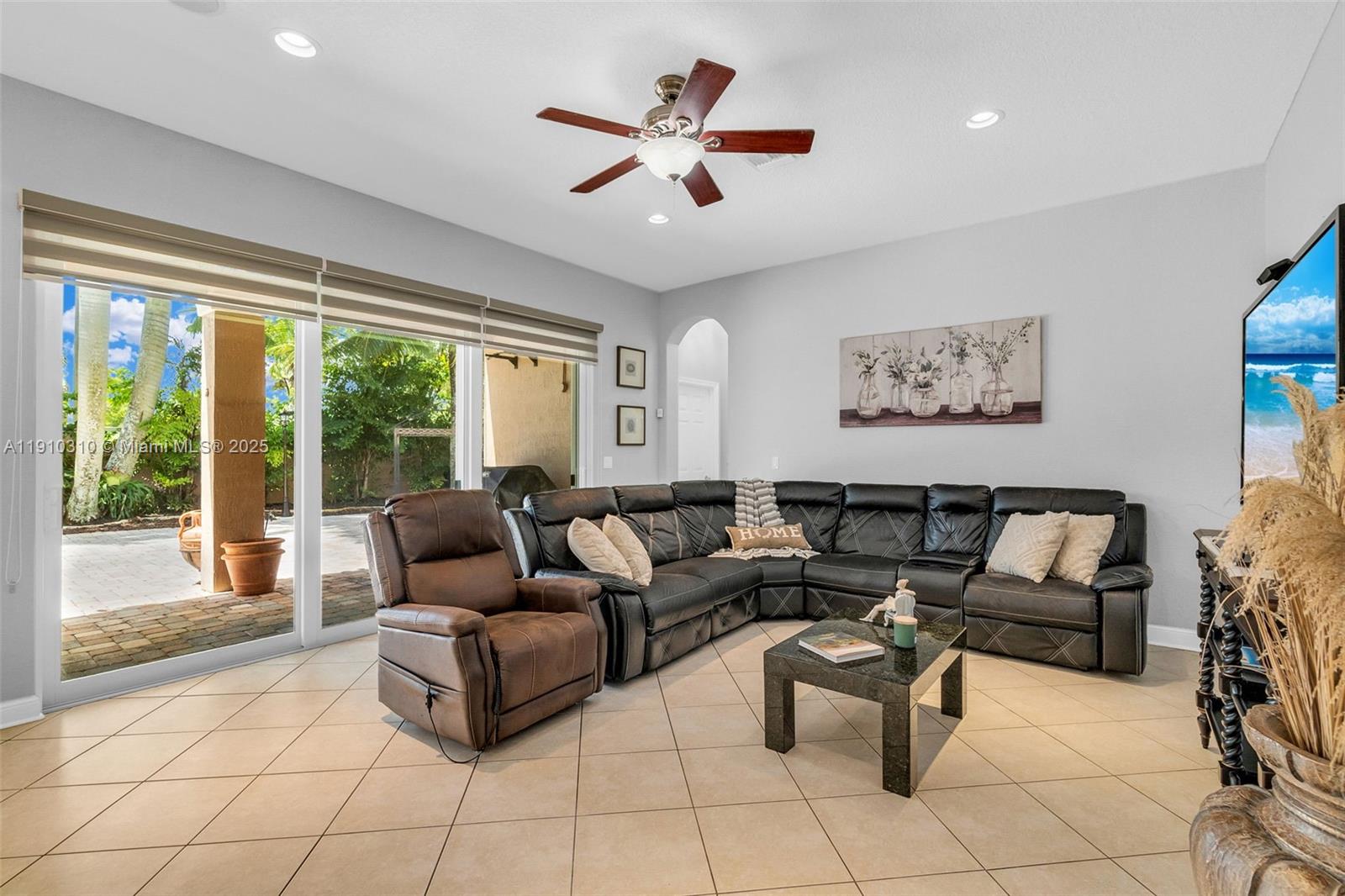 15974 SW 16th St Pembroke Pines, FL 33027