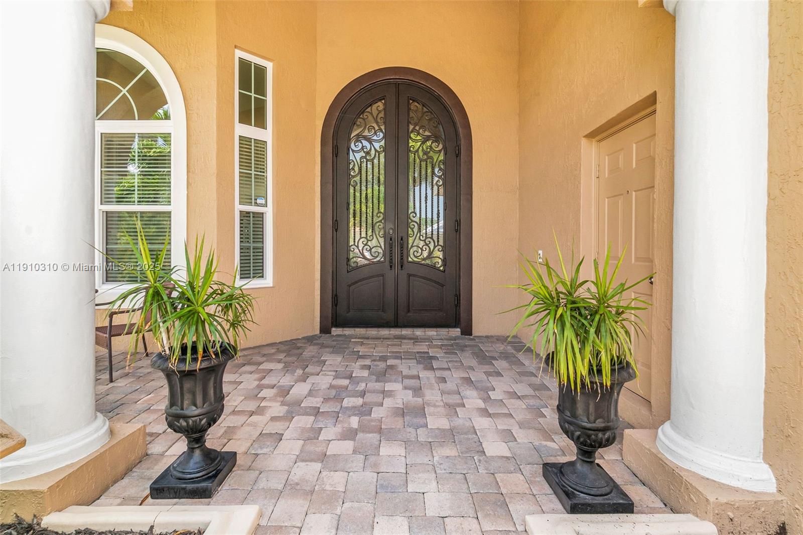 15974 SW 16th St Pembroke Pines, FL 33027