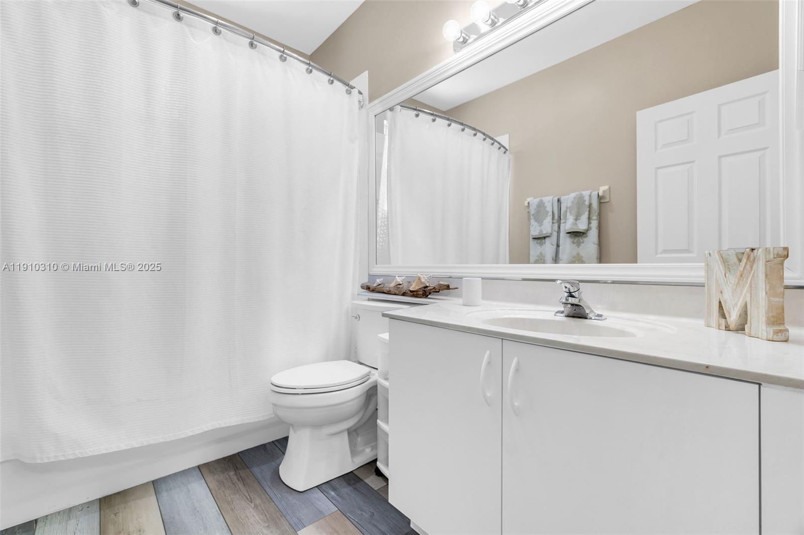 15974 SW 16th St Pembroke Pines, FL 33027