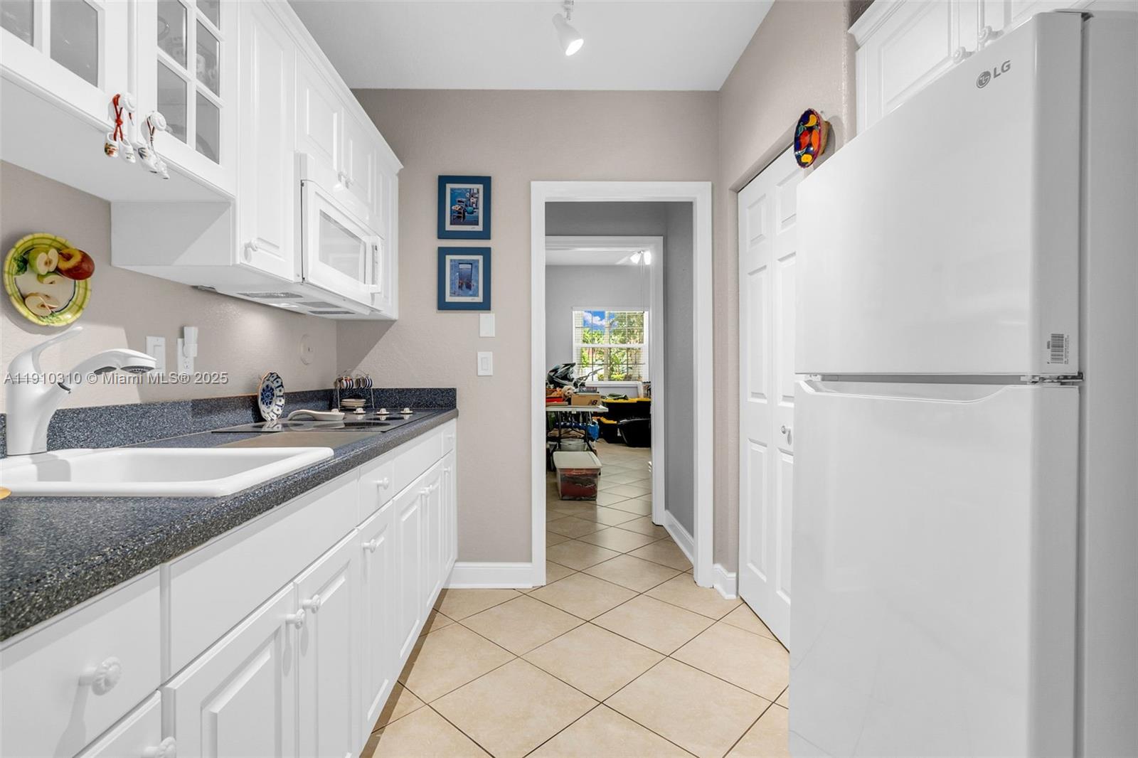 15974 SW 16th St Pembroke Pines, FL 33027