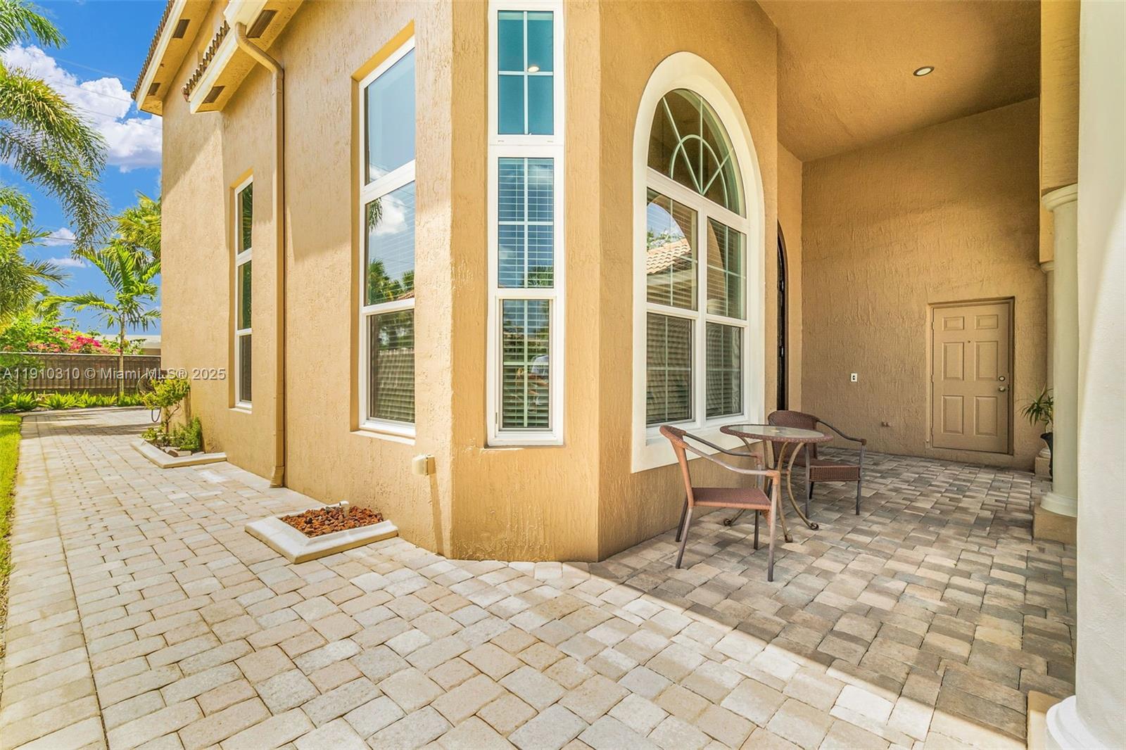 15974 SW 16th St Pembroke Pines, FL 33027