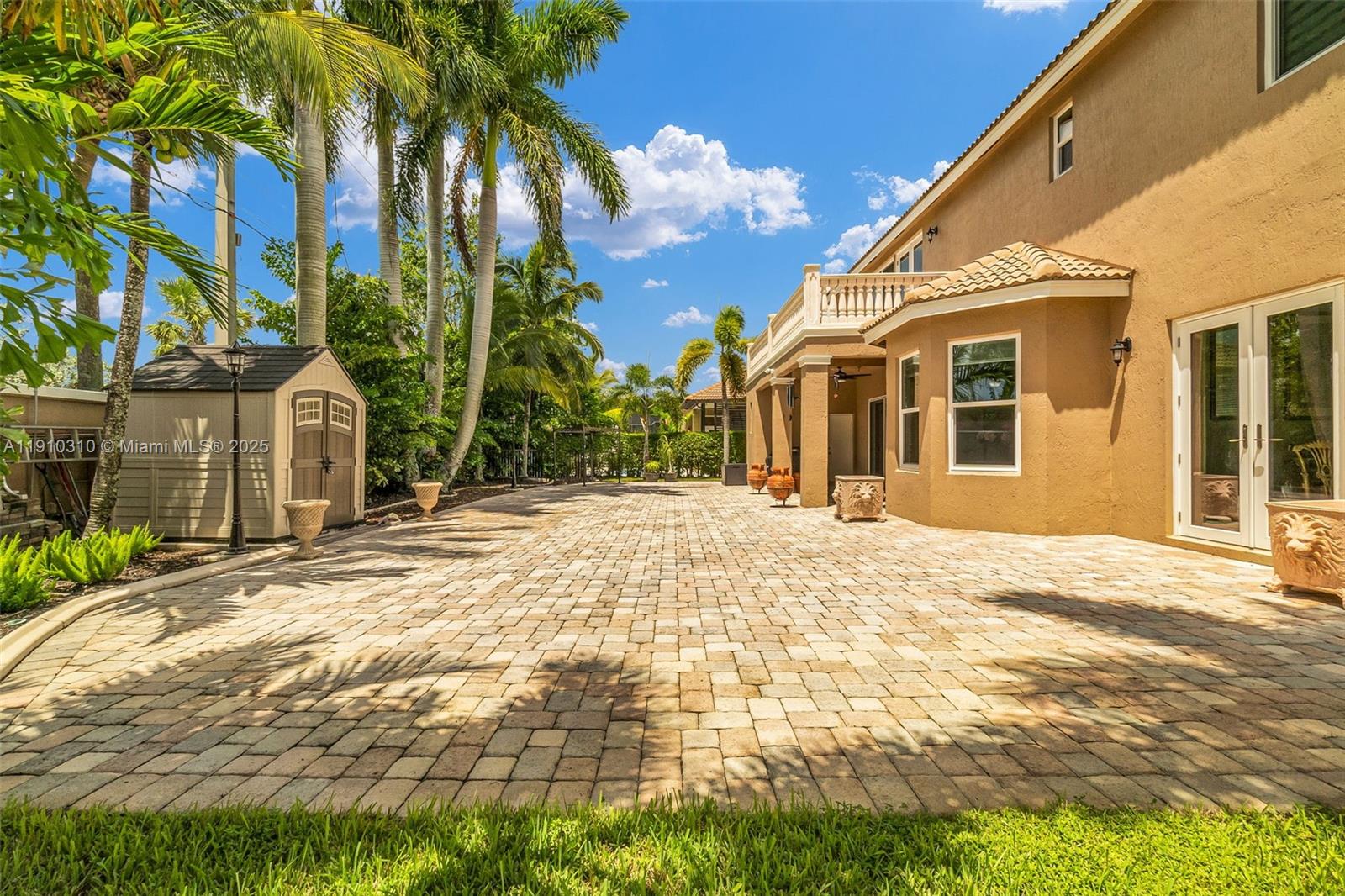 15974 SW 16th St Pembroke Pines, FL 33027