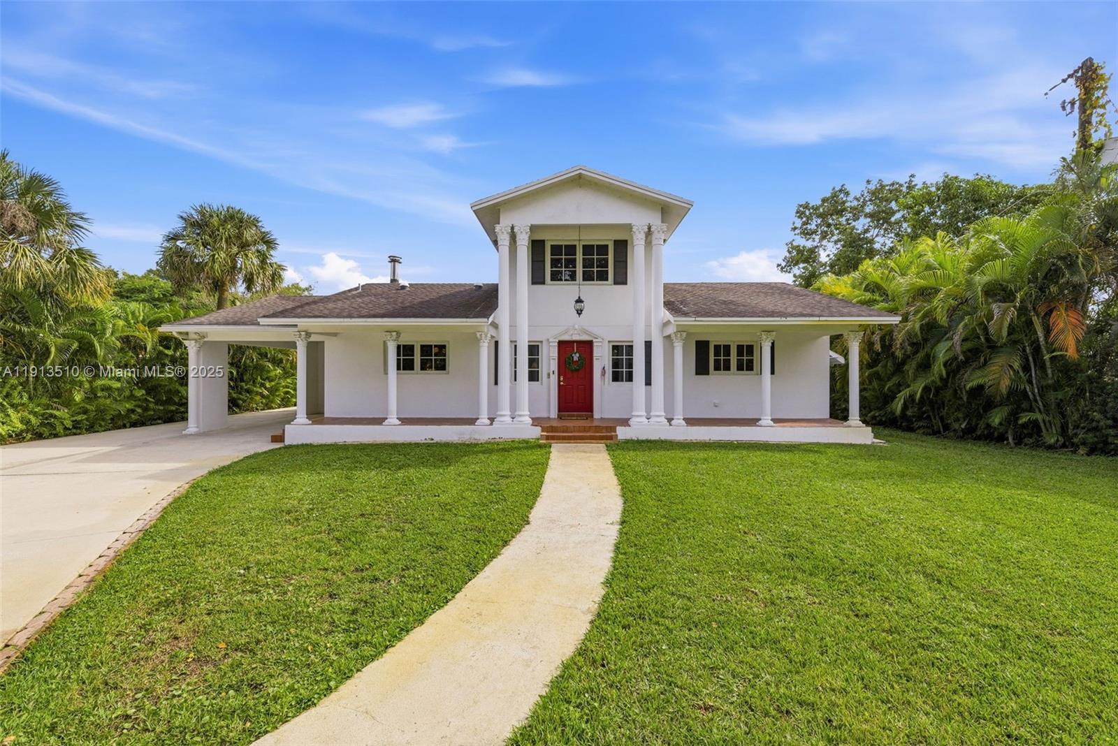 740 E Country Clb Cir