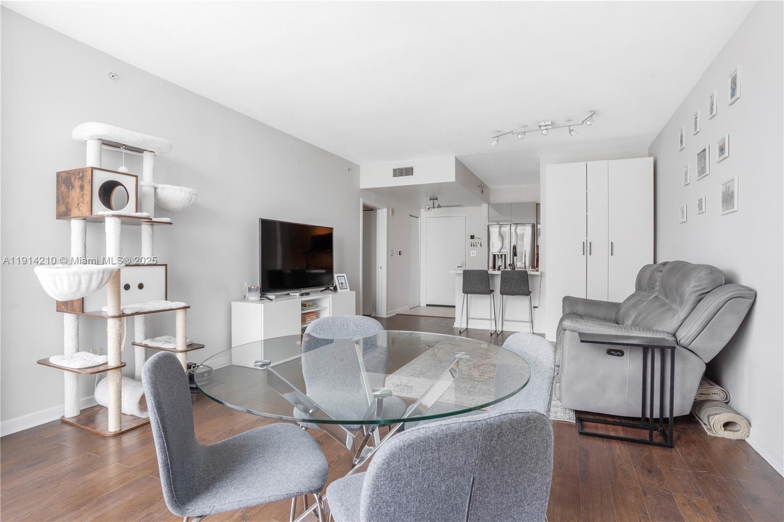 335 S Biscayne Blvd #3402