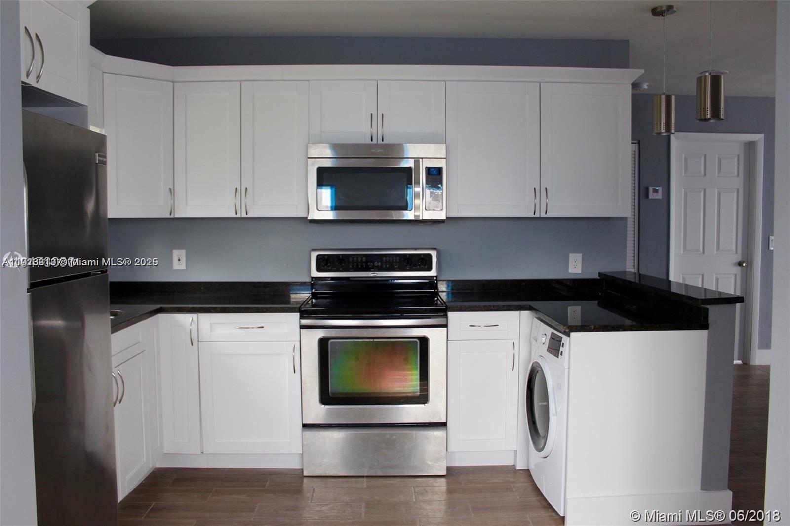 107 W Pembroke Rd Hallandale Beach, FL 33009