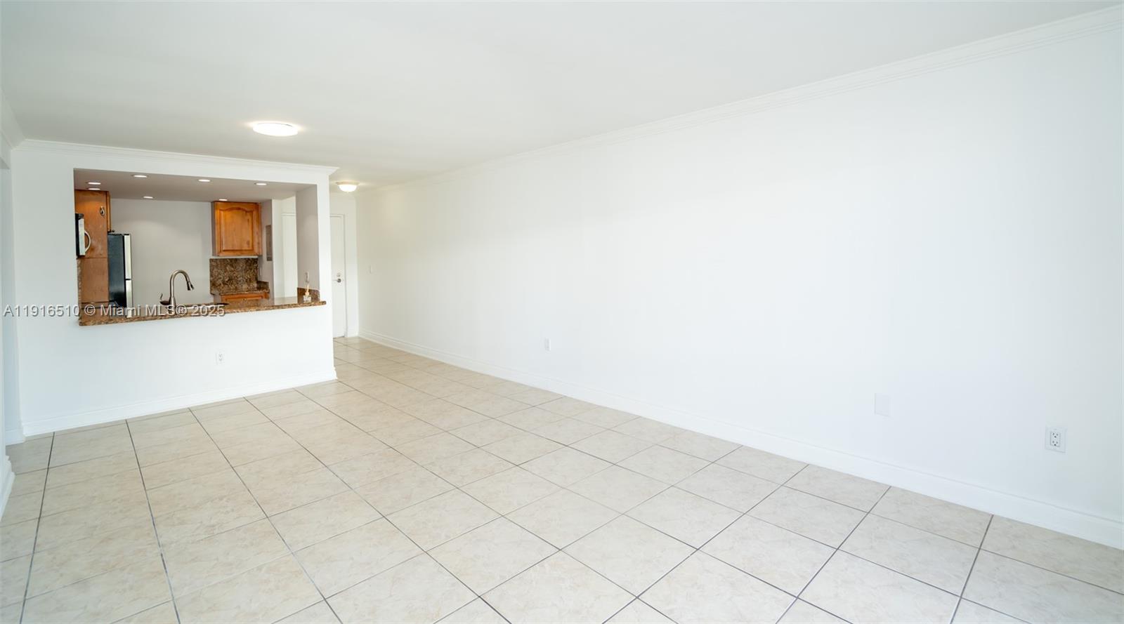 3527 NE 168th St #301 North Miami Beach, FL 33160