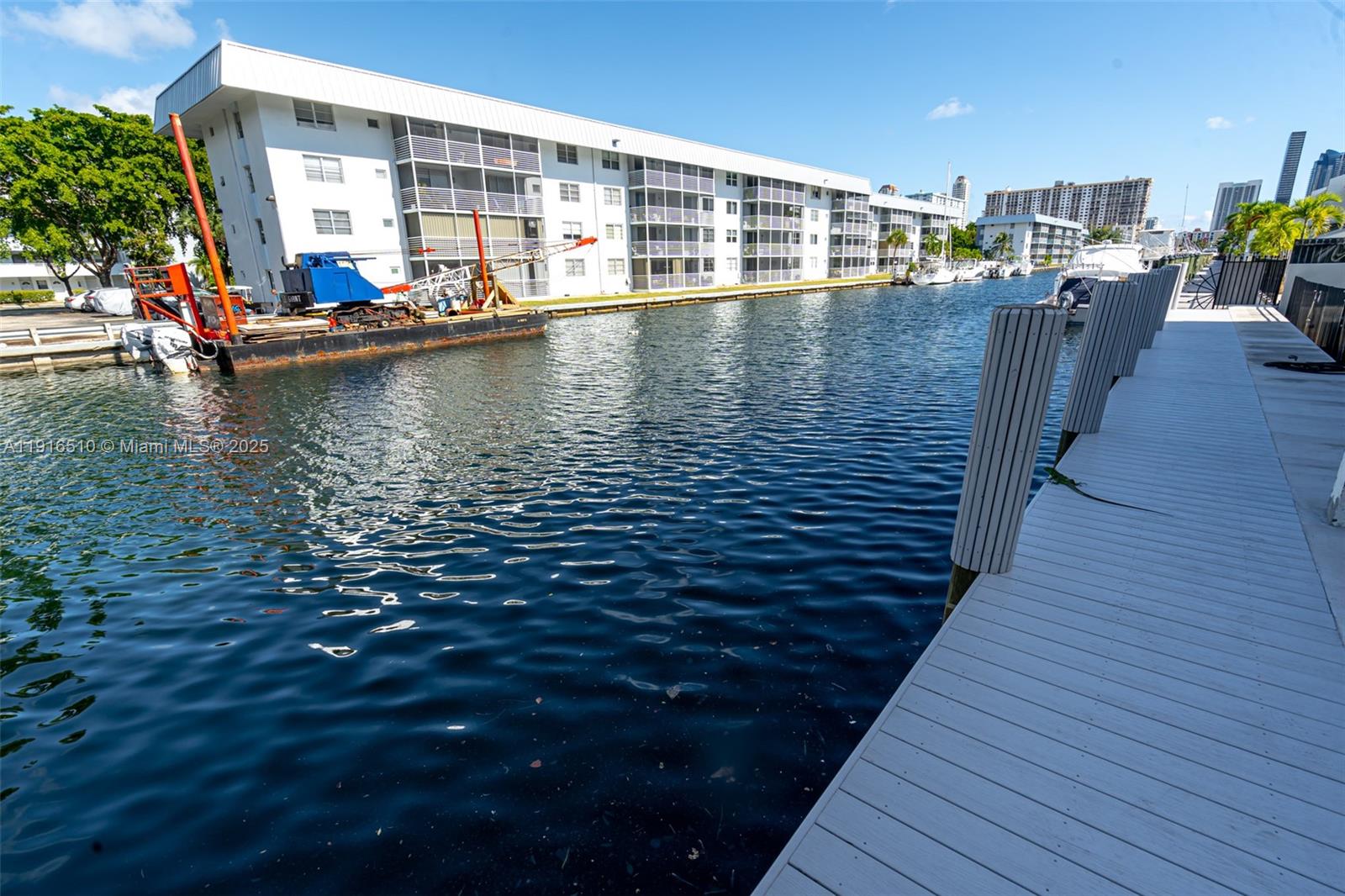 3527 NE 168th St #301 North Miami Beach, FL 33160