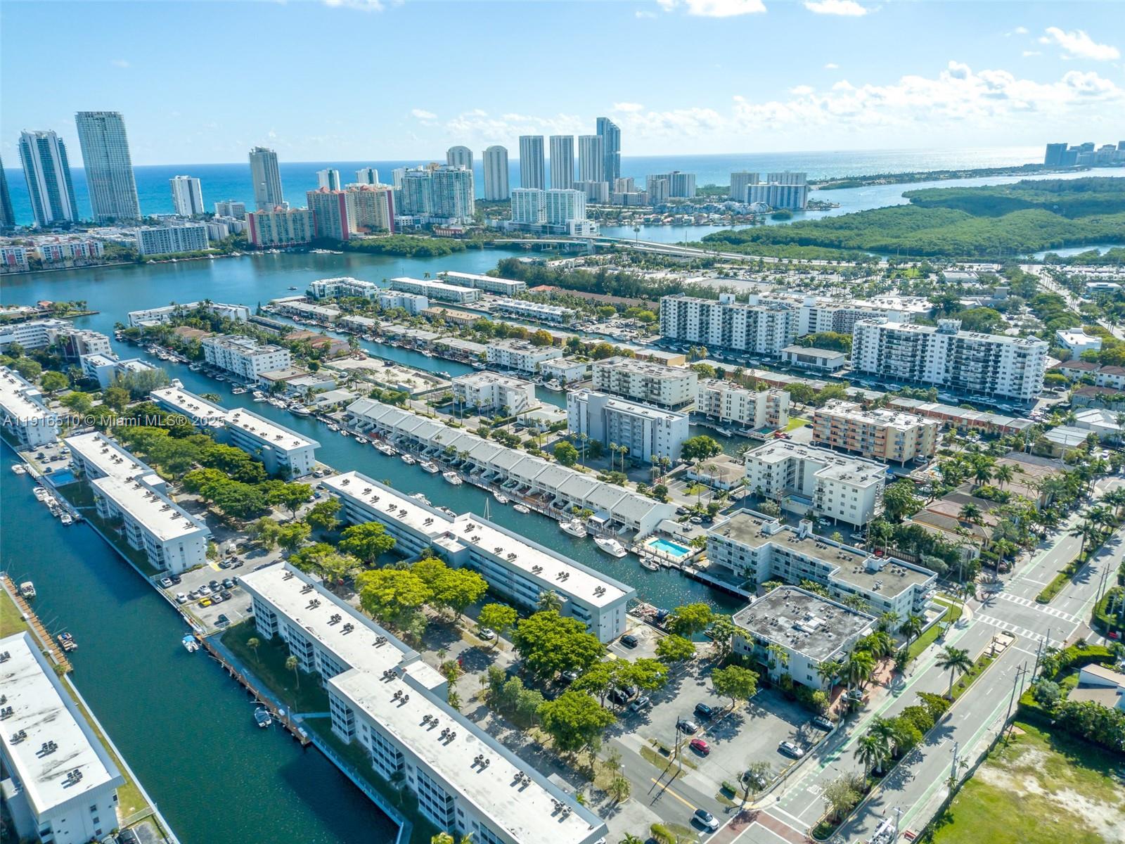 3527 NE 168th St #301 North Miami Beach, FL 33160