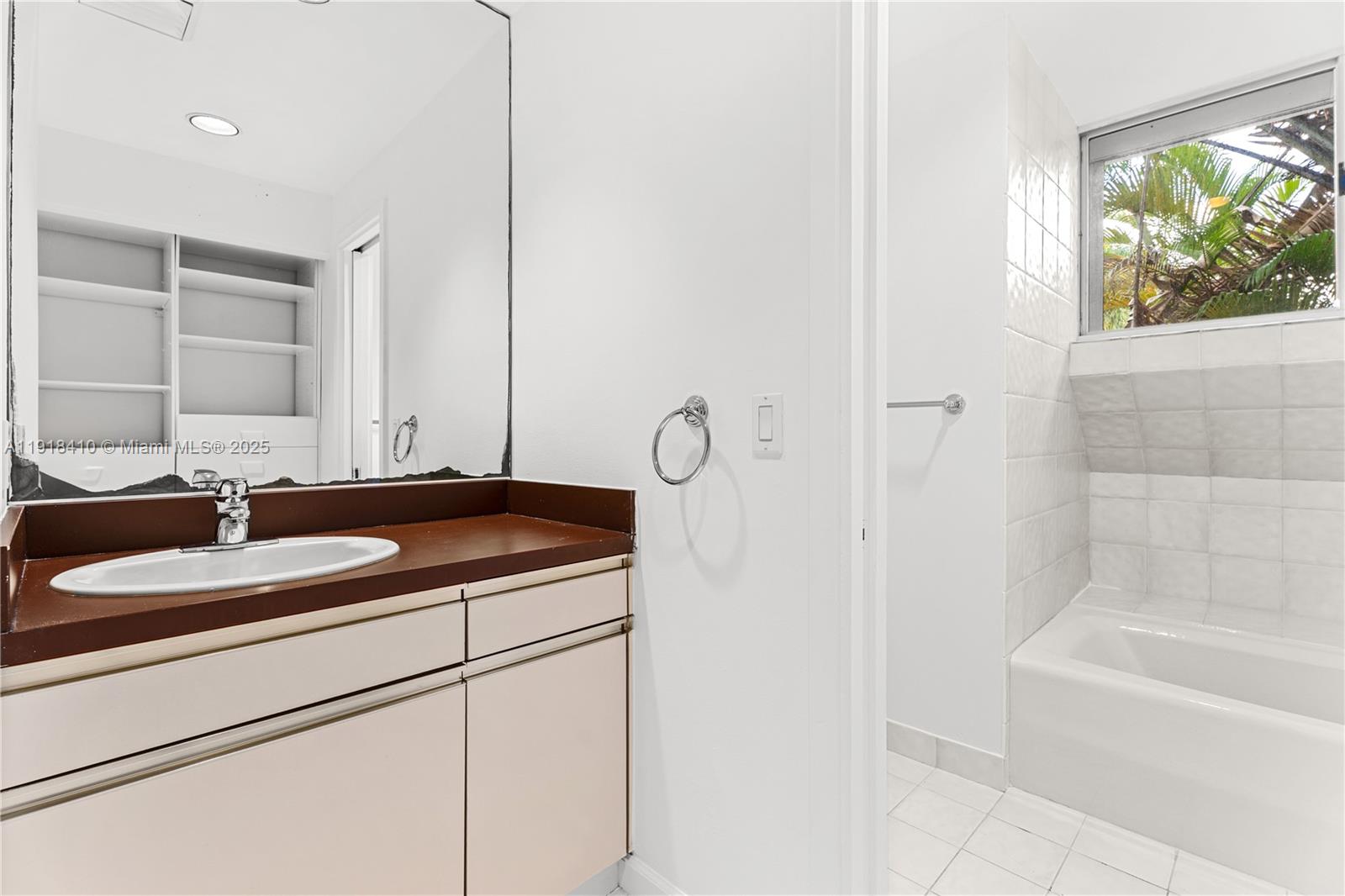 2475 S Bayshore Dr #2 Miami, FL 33133