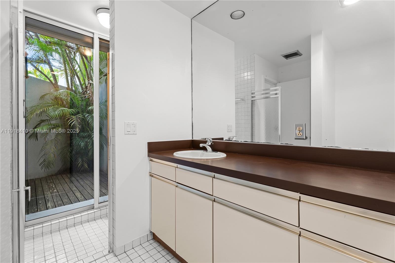 2475 S Bayshore Dr #2 Miami, FL 33133