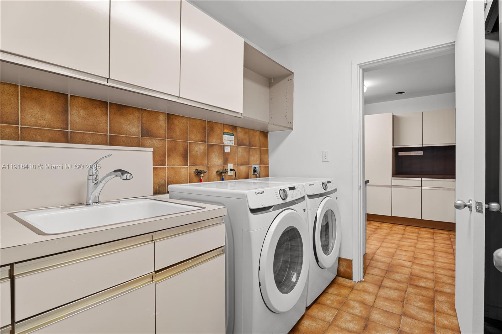 2475 S Bayshore Dr #2 Miami, FL 33133