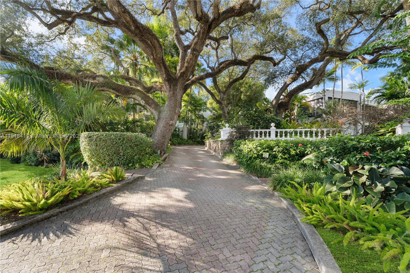 2475 S Bayshore Dr #2 Miami, FL 33133