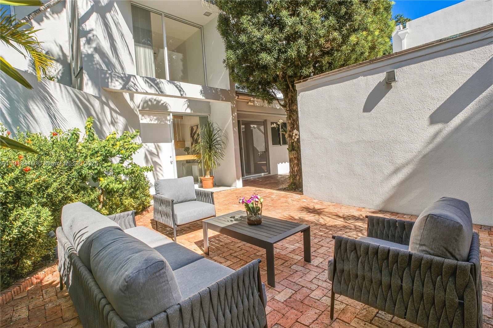 2475 S Bayshore Dr #2 Miami, FL 33133