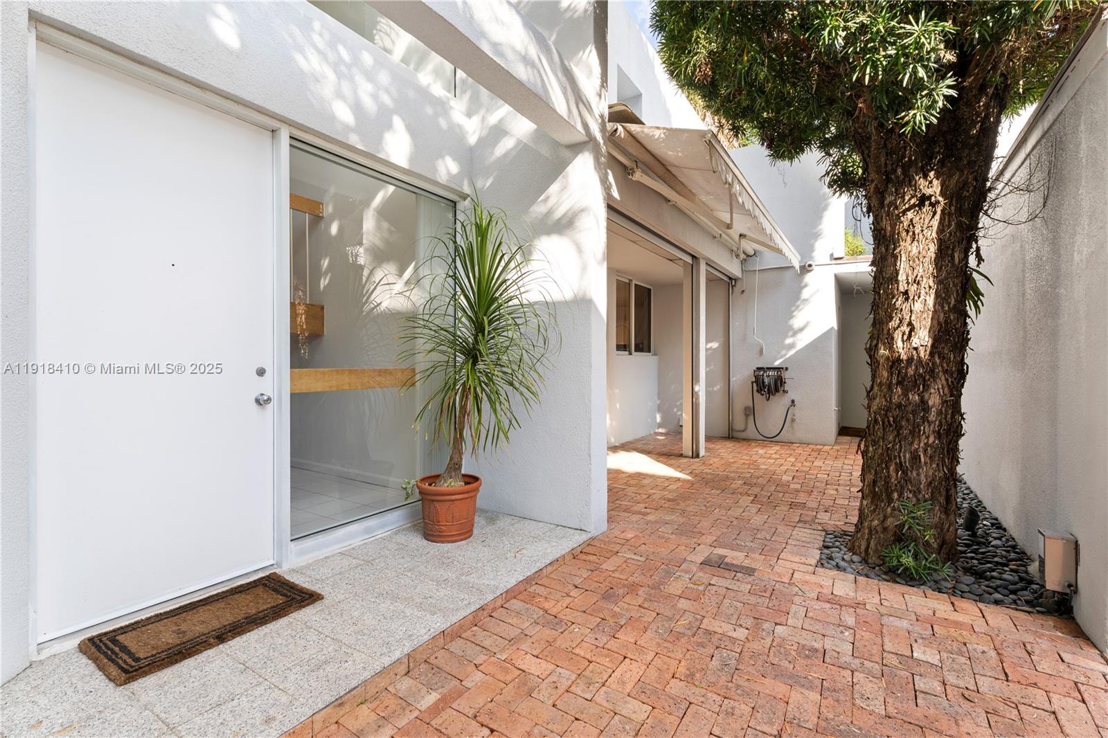 2475 S Bayshore Dr #2 Miami, FL 33133