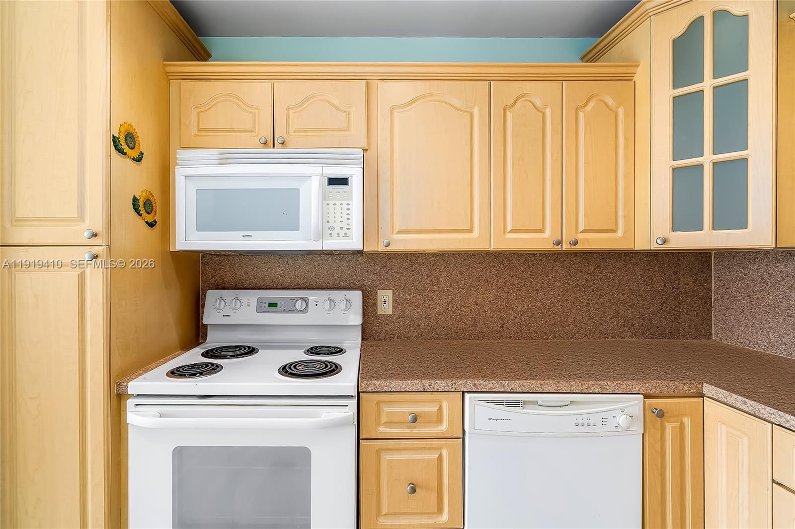 2025 NE 164th St #907 North Miami Beach, FL 33162