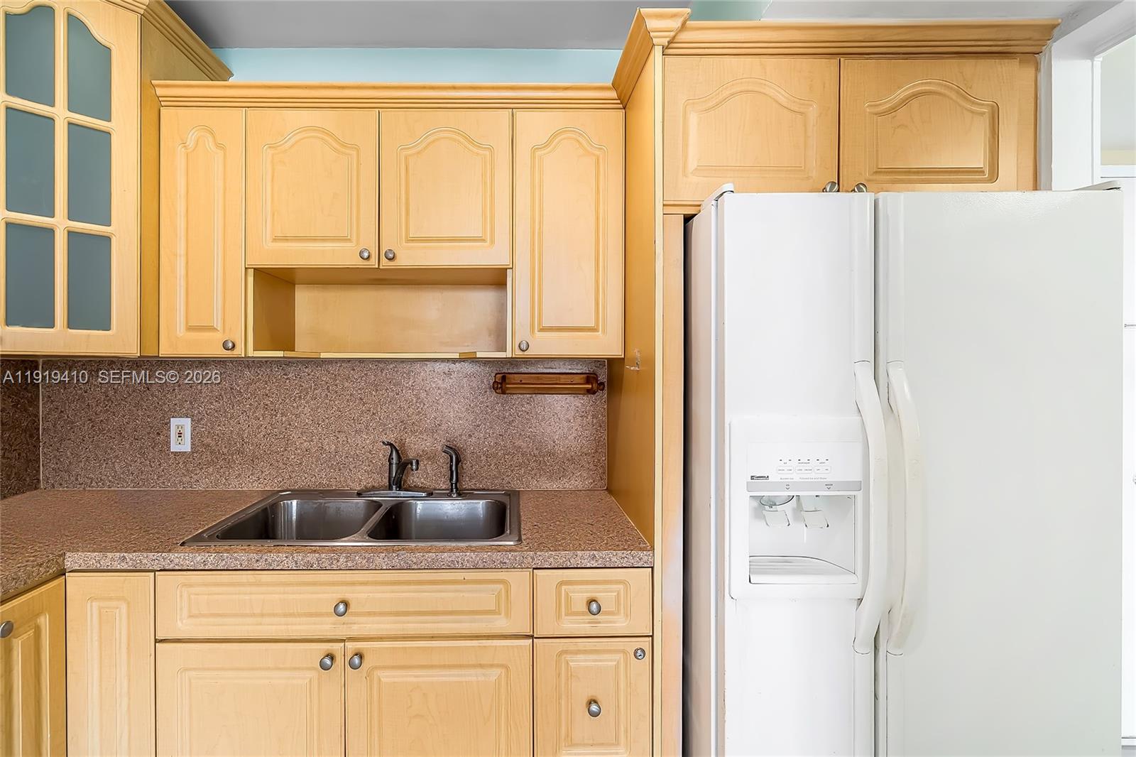 2025 NE 164th St #907 North Miami Beach, FL 33162