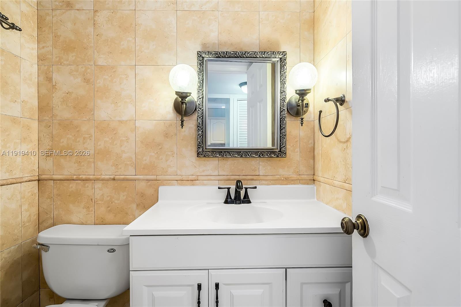 2025 NE 164th St #907 North Miami Beach, FL 33162