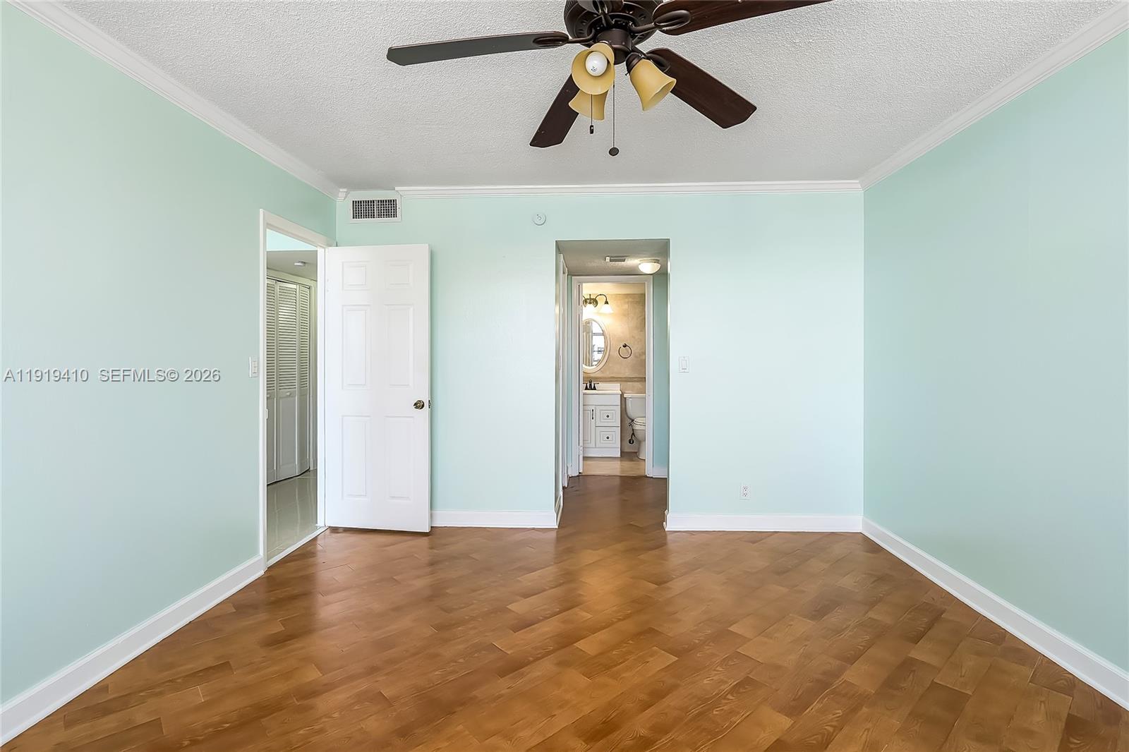 2025 NE 164th St #907 North Miami Beach, FL 33162