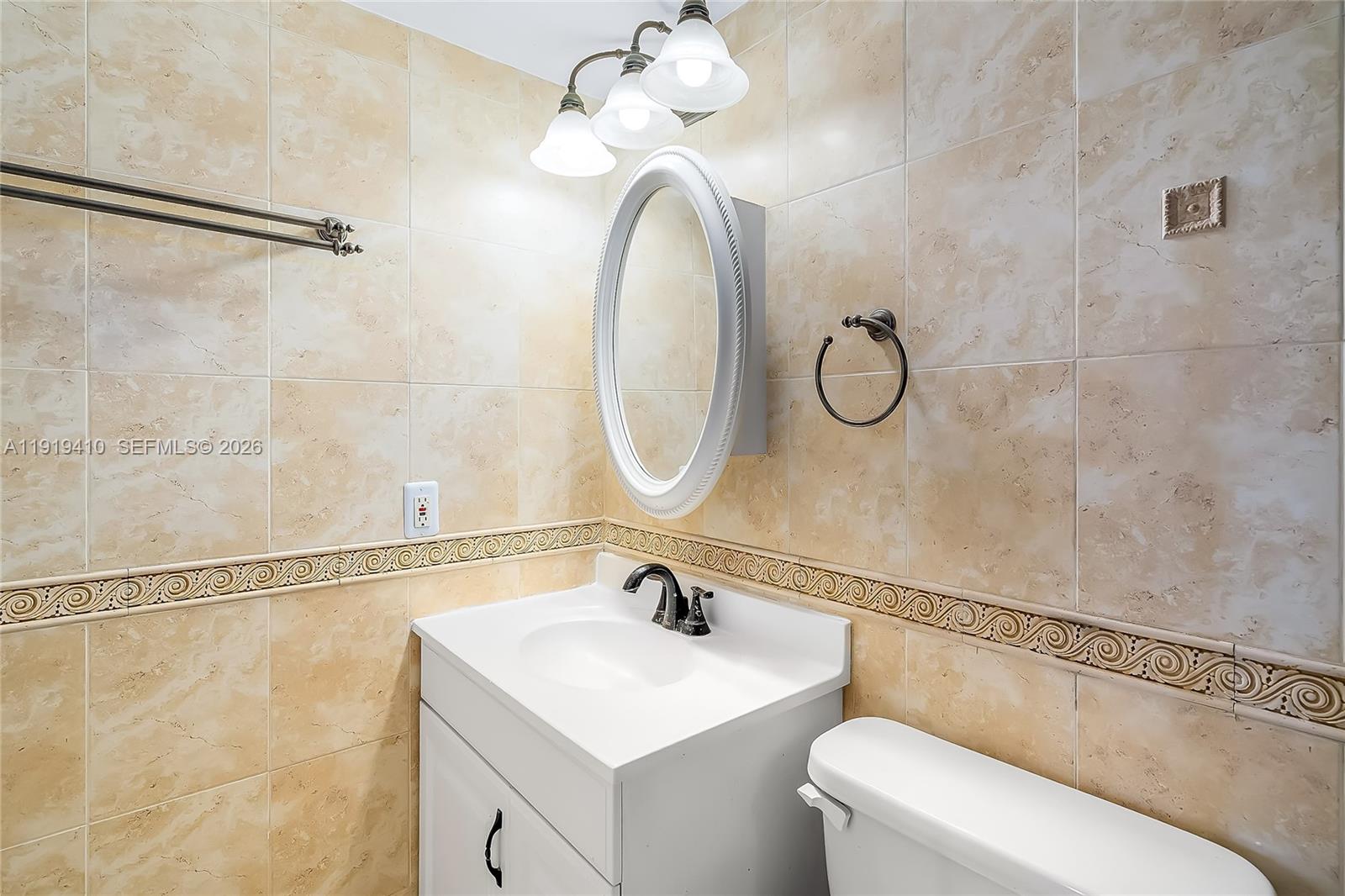 2025 NE 164th St #907 North Miami Beach, FL 33162