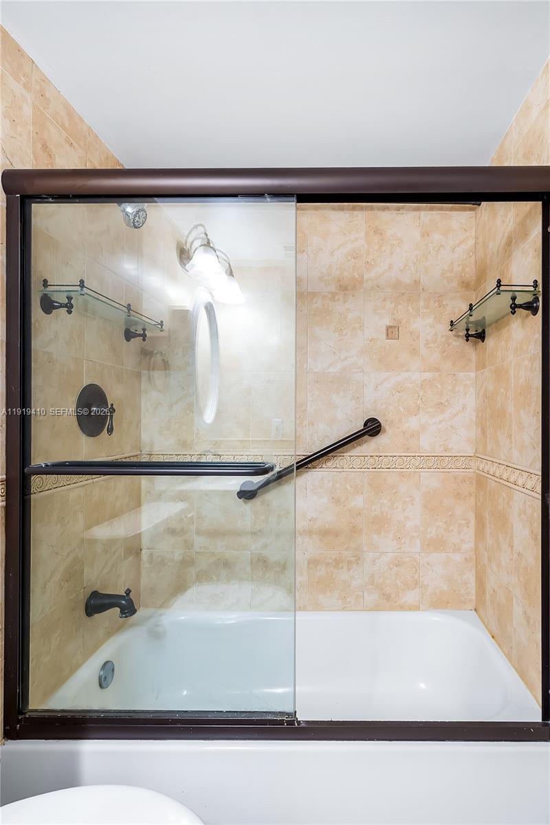 2025 NE 164th St #907 North Miami Beach, FL 33162