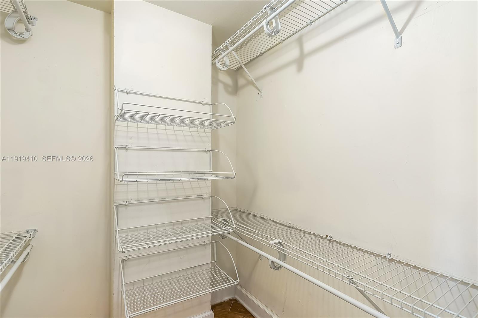 2025 NE 164th St #907 North Miami Beach, FL 33162