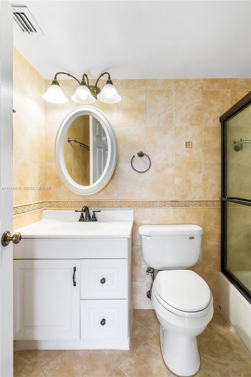 2025 NE 164th St #907 North Miami Beach, FL 33162