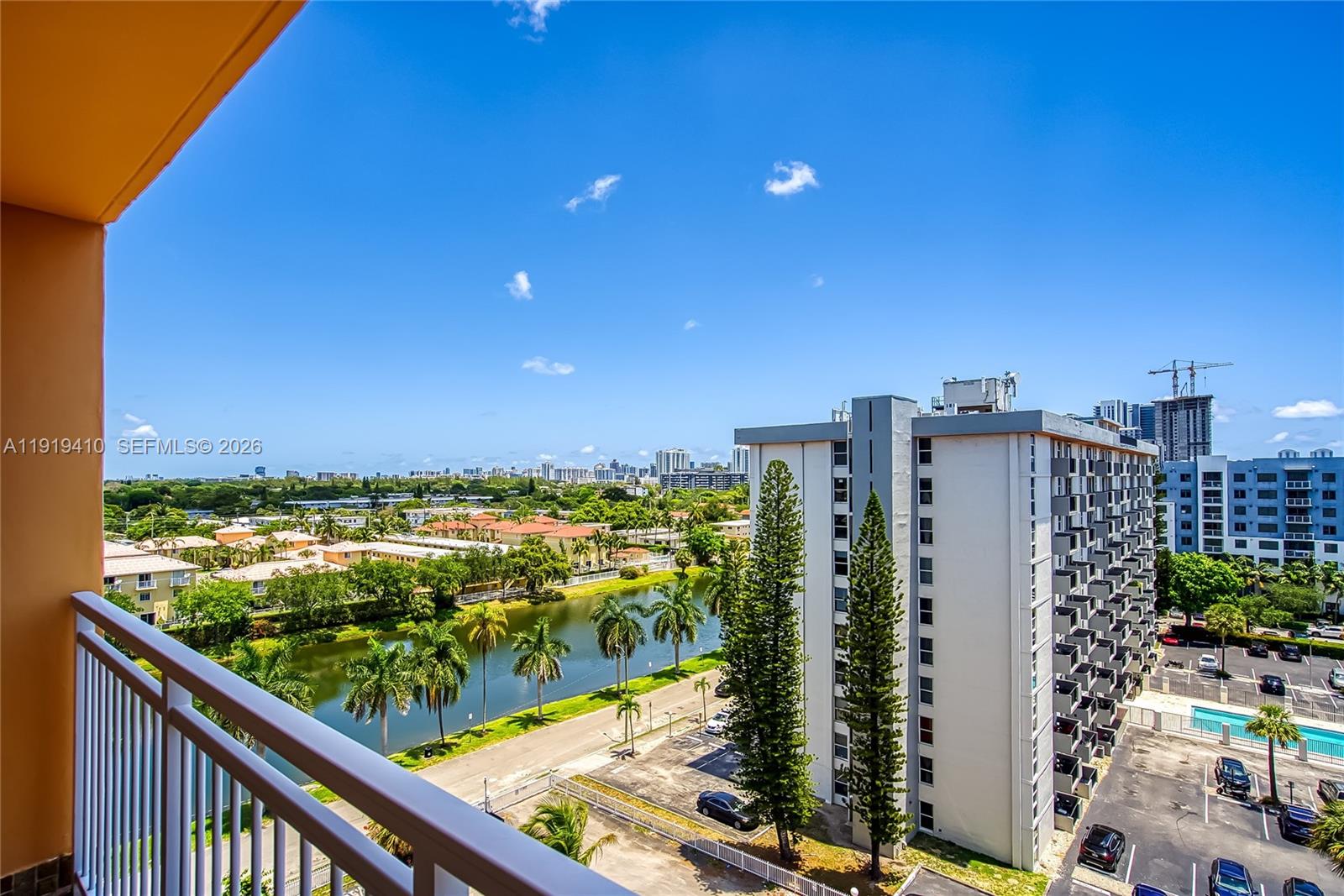 2025 NE 164th St #907 North Miami Beach, FL 33162