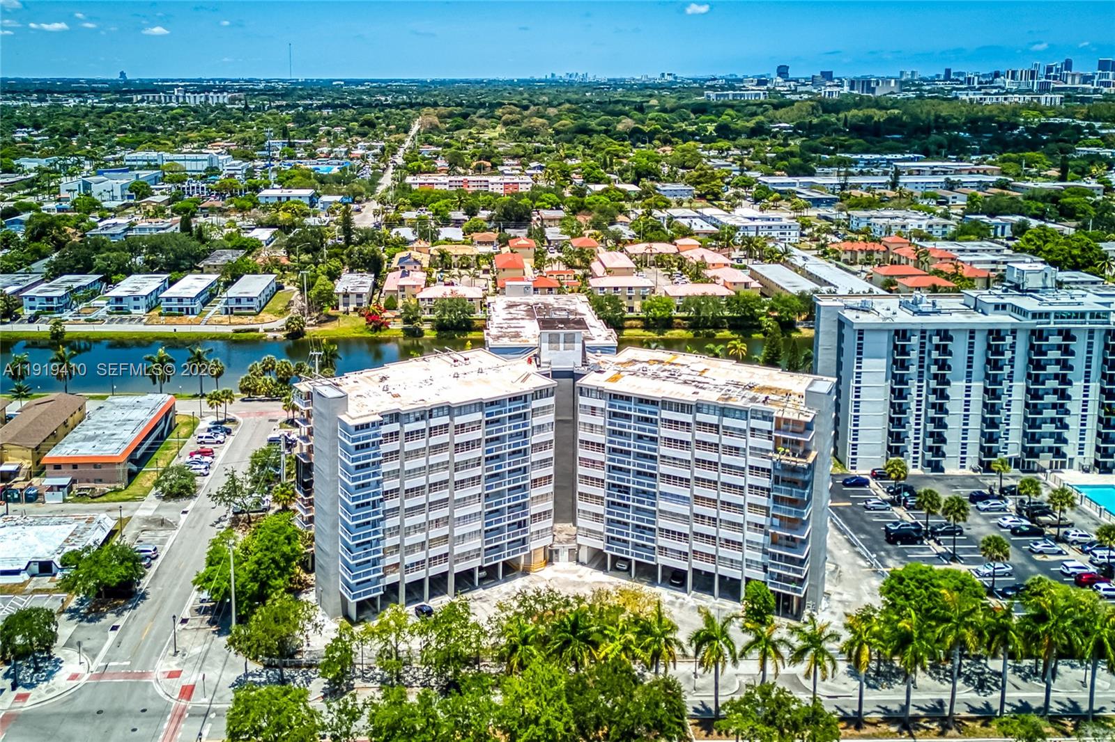 2025 NE 164th St #907 North Miami Beach, FL 33162