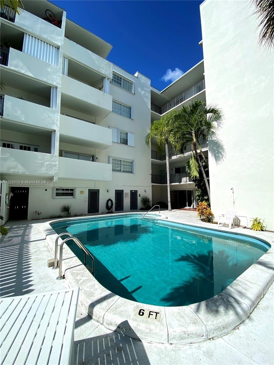 300 Galen Dr #205 Key Biscayne, FL 33149