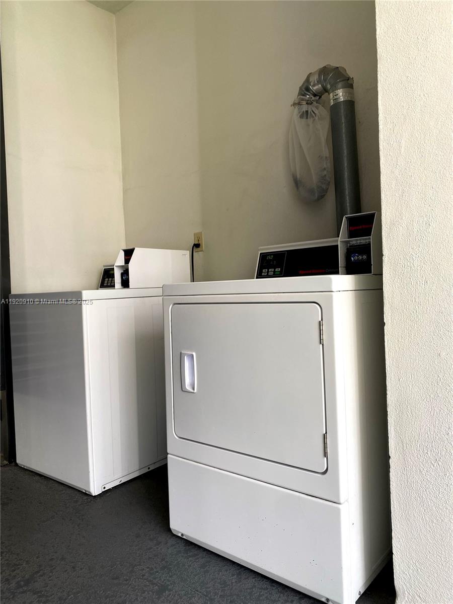 300 Galen Dr #205 Key Biscayne, FL 33149