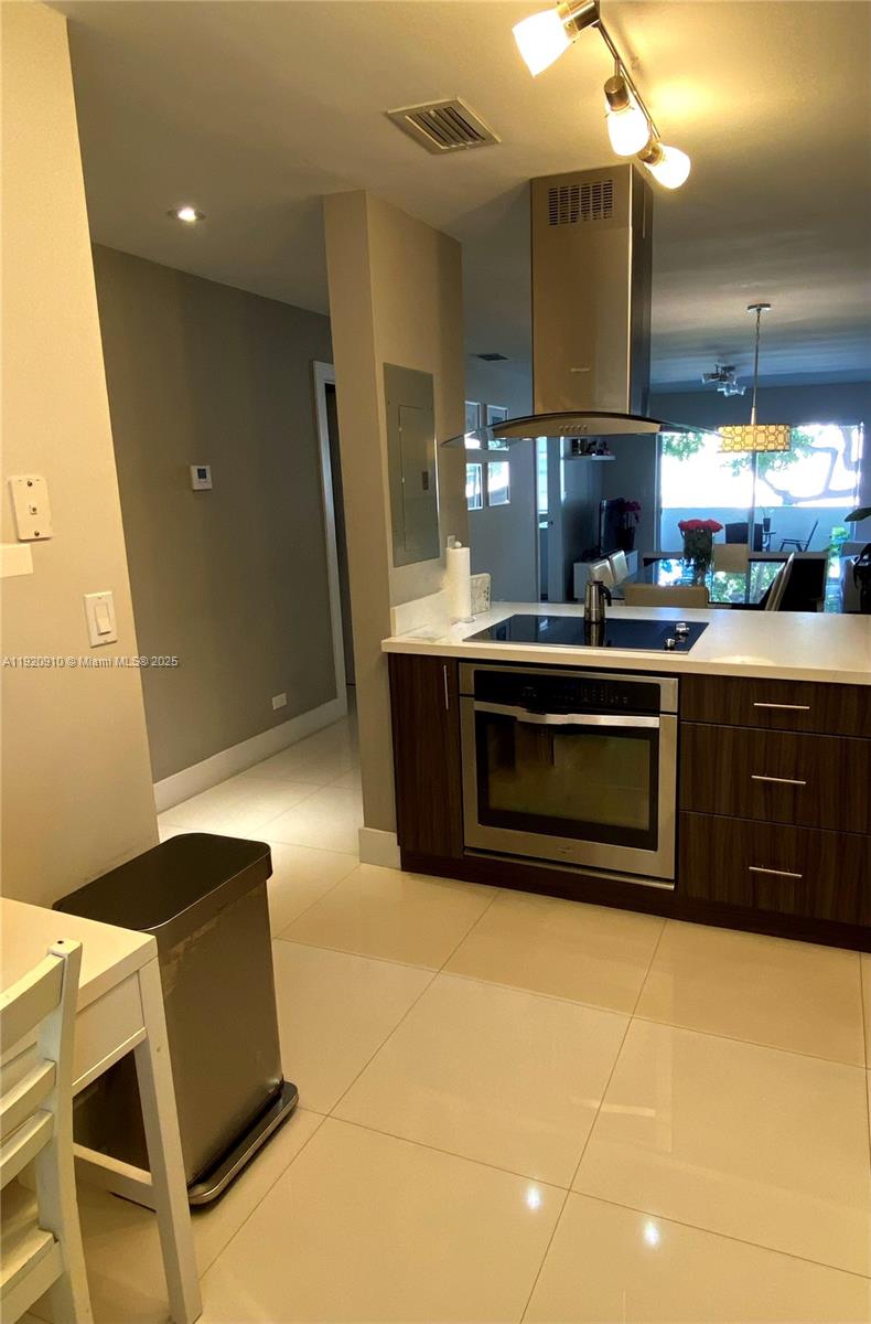 300 Galen Dr #205 Key Biscayne, FL 33149