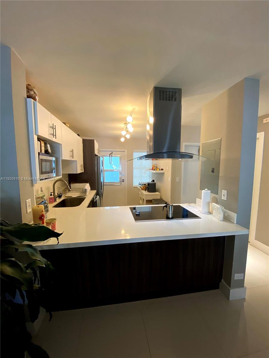 300 Galen Dr #205 Key Biscayne, FL 33149