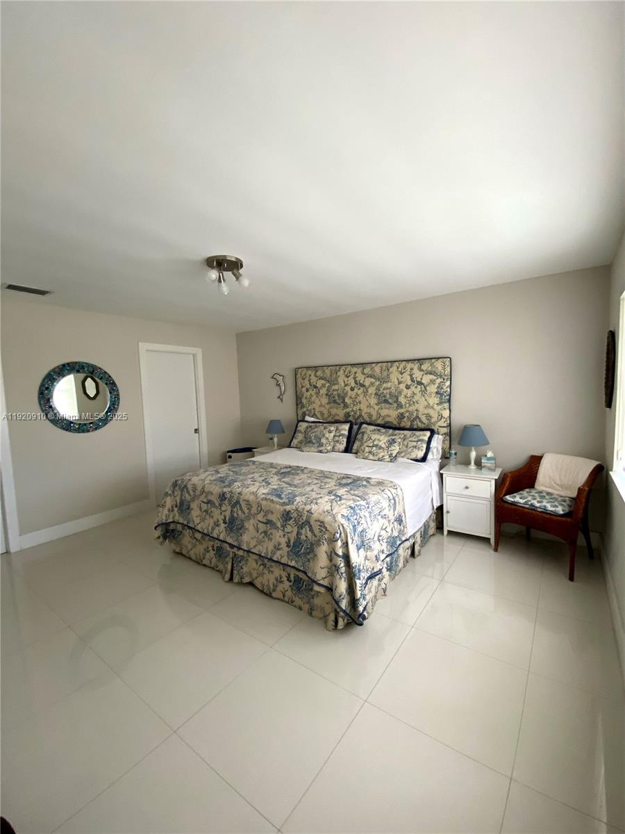 300 Galen Dr #205 Key Biscayne, FL 33149