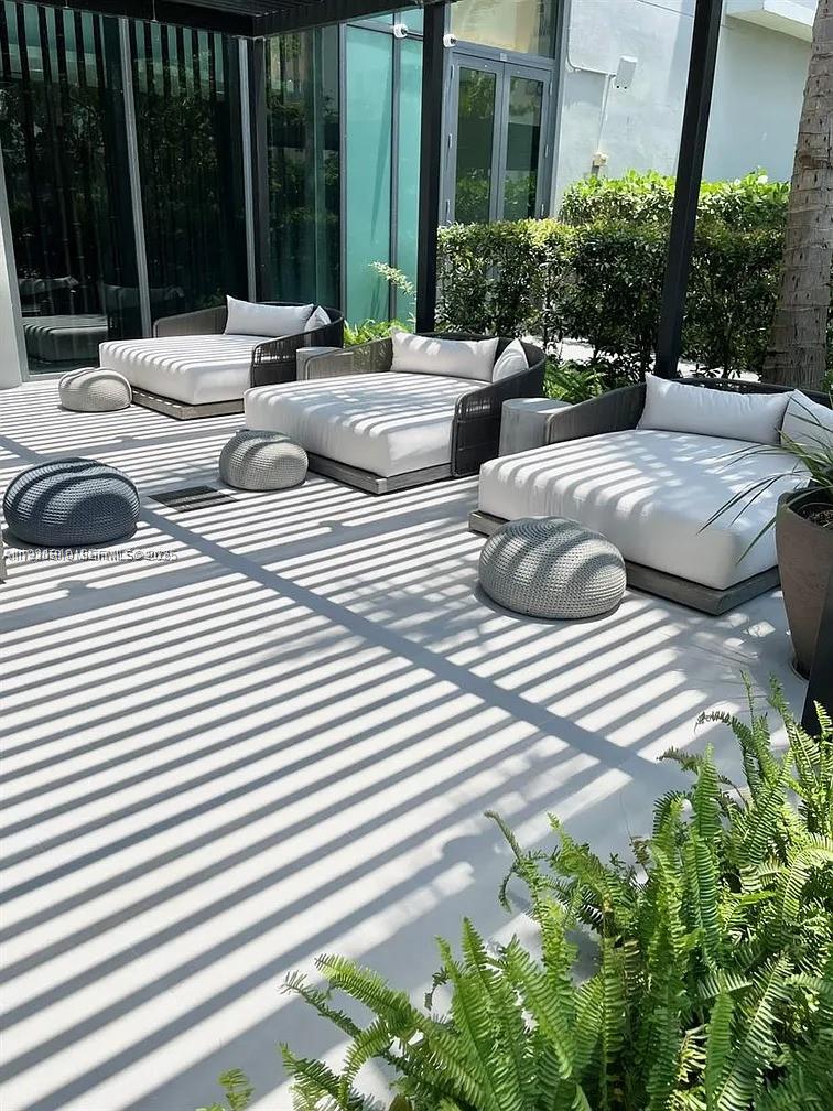 650 NE 32nd St #3808 Miami, FL 33137