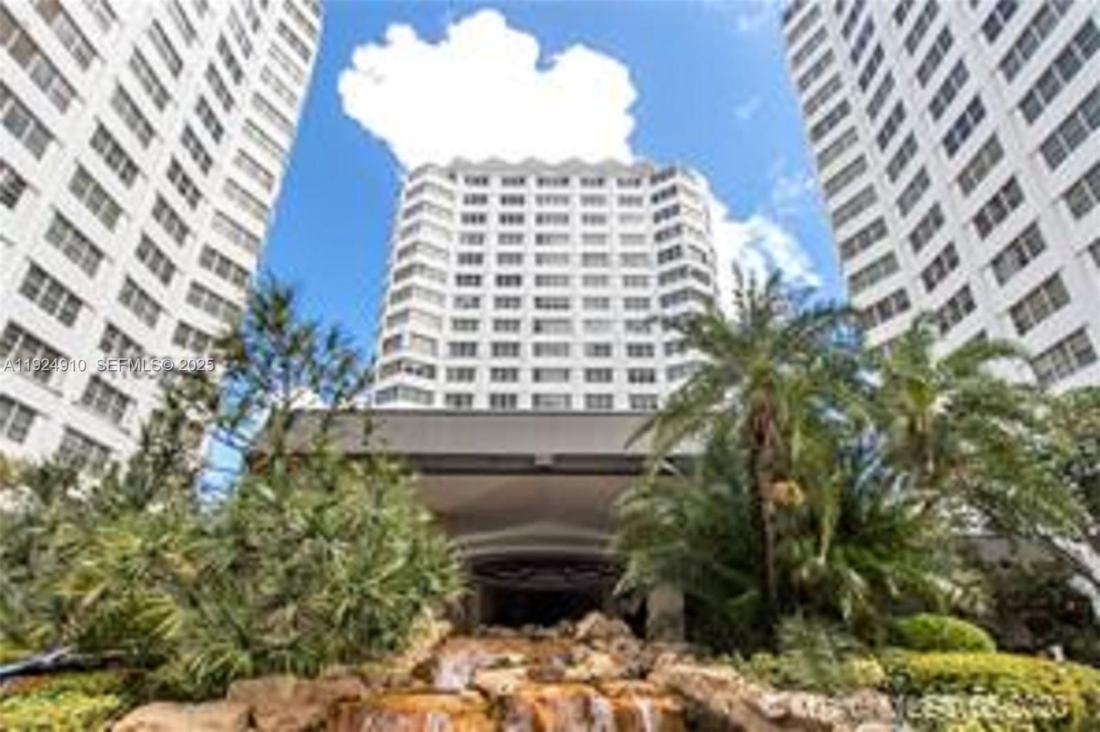 905 Brickell Bay Dr #1126
