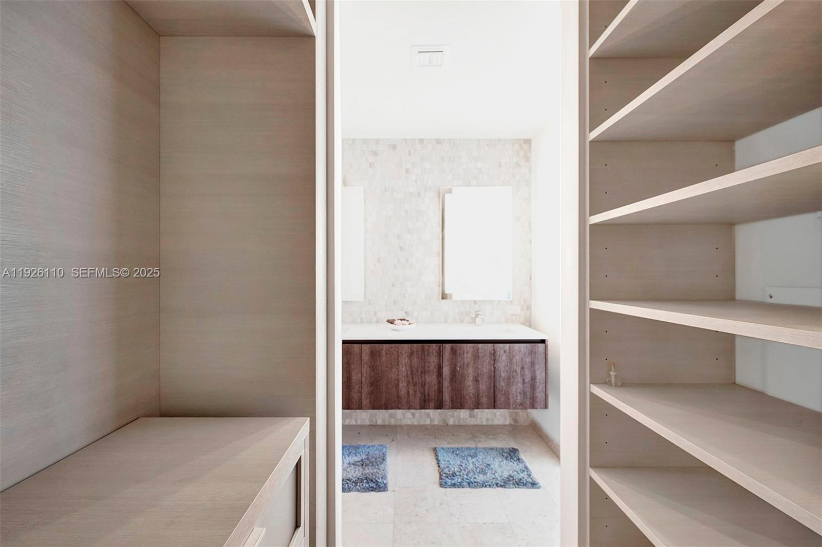 88 SW 7th St #2106 Miami, FL 33130