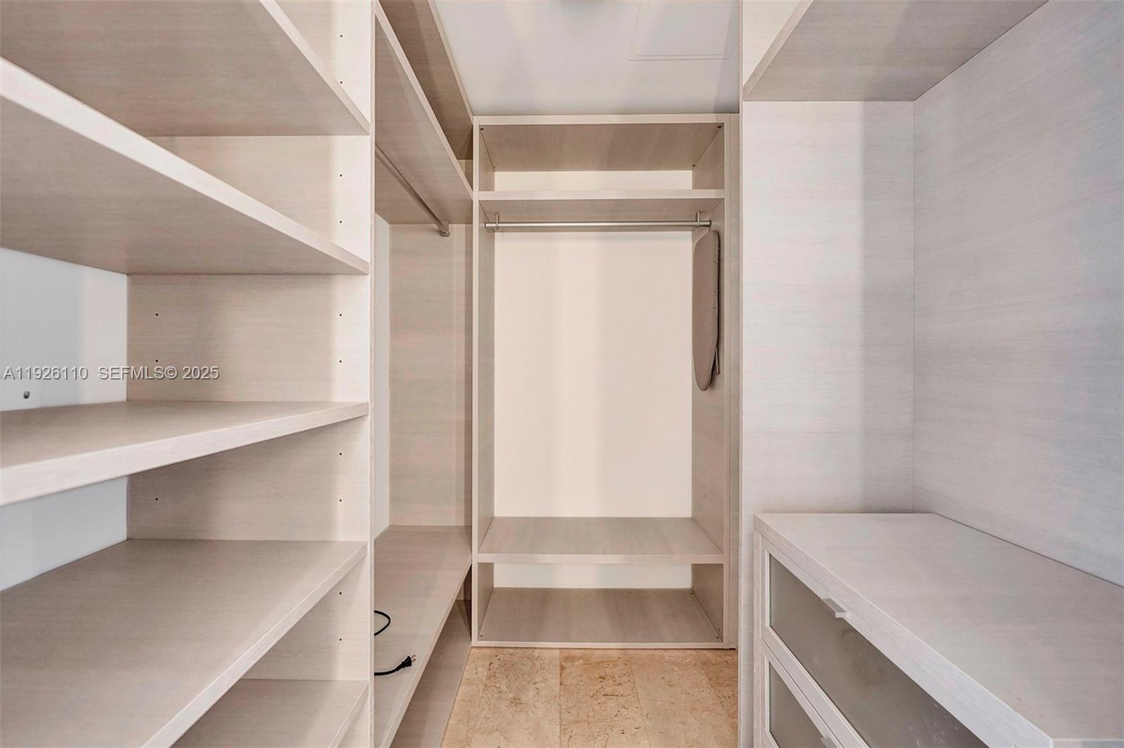 88 SW 7th St #2106 Miami, FL 33130