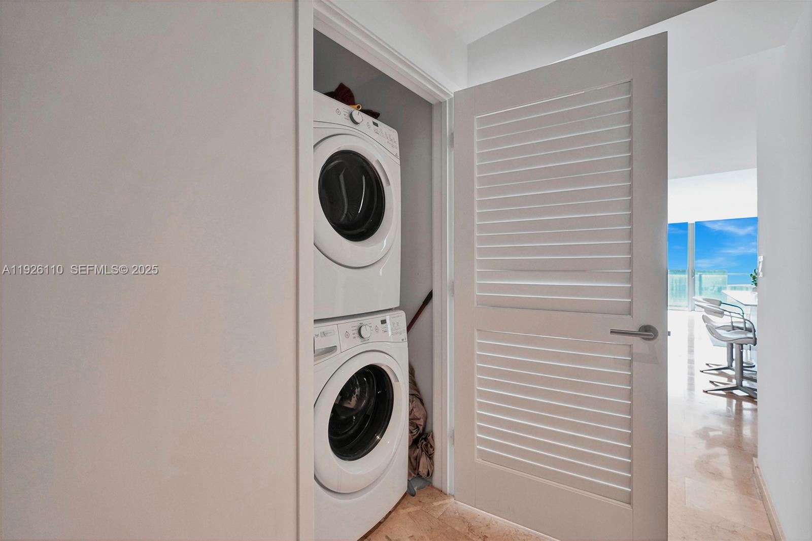 88 SW 7th St #2106 Miami, FL 33130