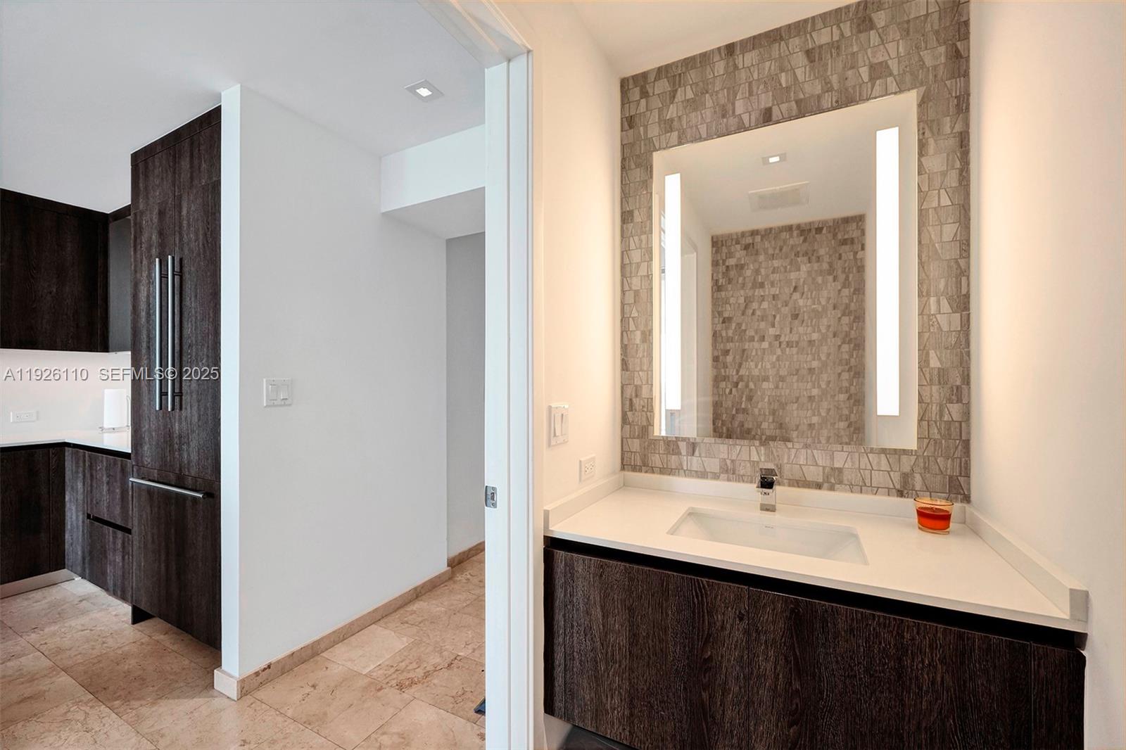 88 SW 7th St #2106 Miami, FL 33130