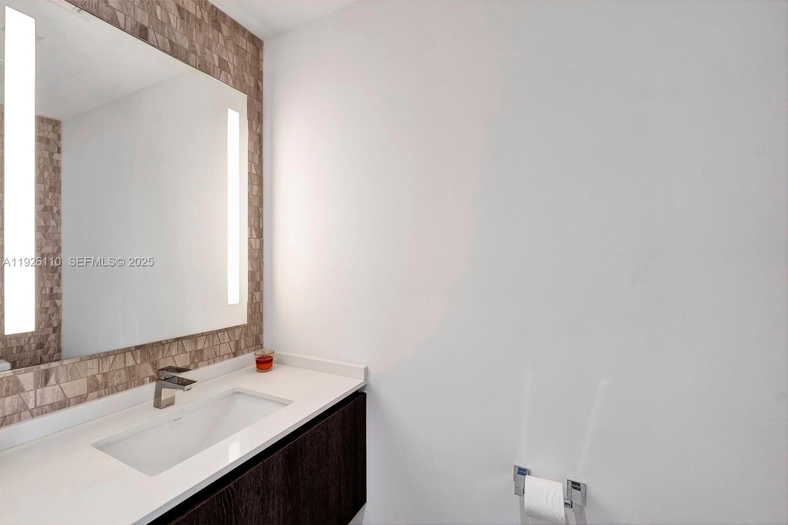 88 SW 7th St #2106 Miami, FL 33130