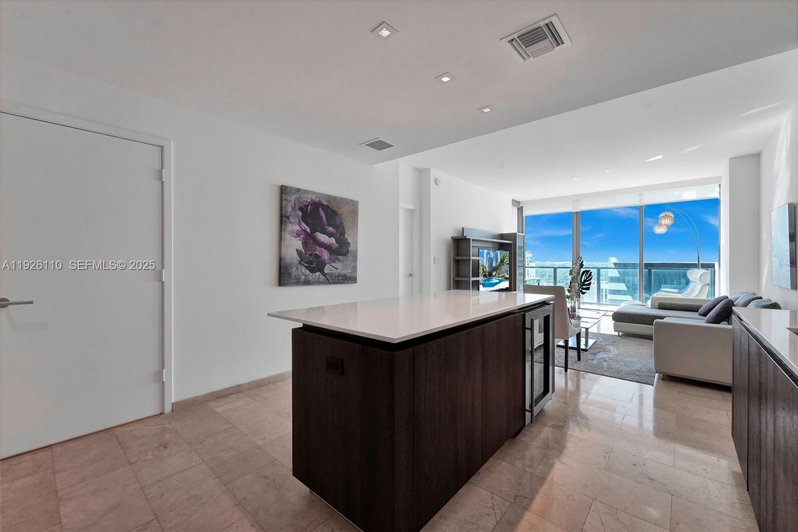 88 SW 7th St #2106 Miami, FL 33130