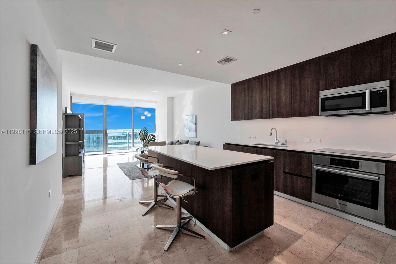 88 SW 7th St #2106 Miami, FL 33130