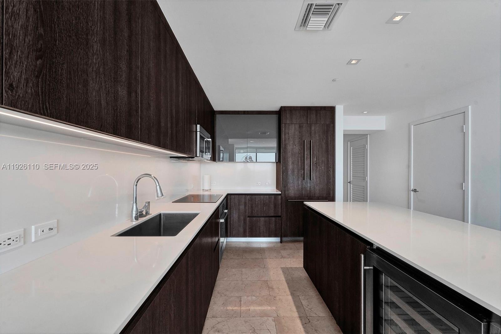 88 SW 7th St #2106 Miami, FL 33130