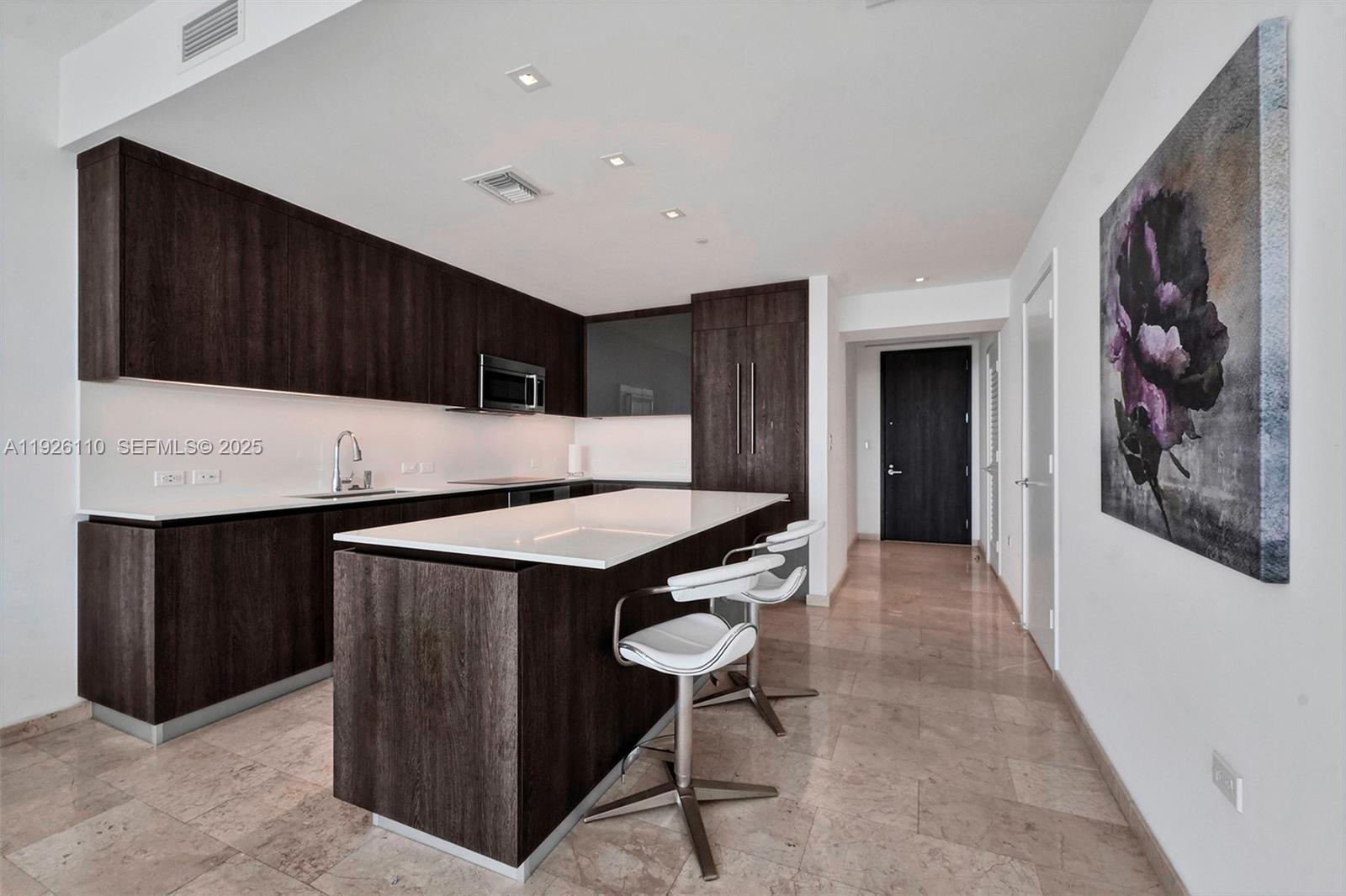 88 SW 7th St #2106 Miami, FL 33130