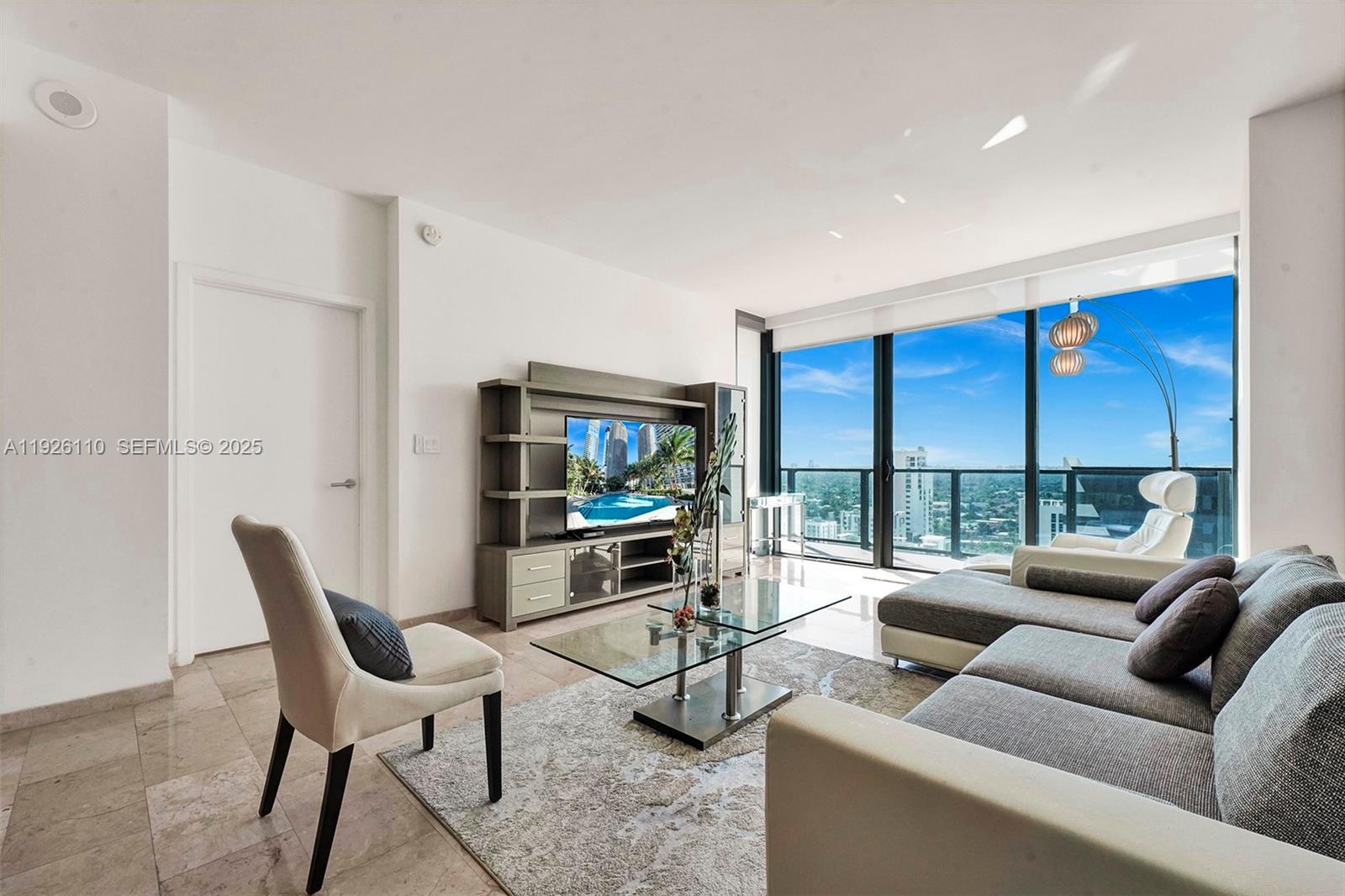 88 SW 7th St #2106 Miami, FL 33130