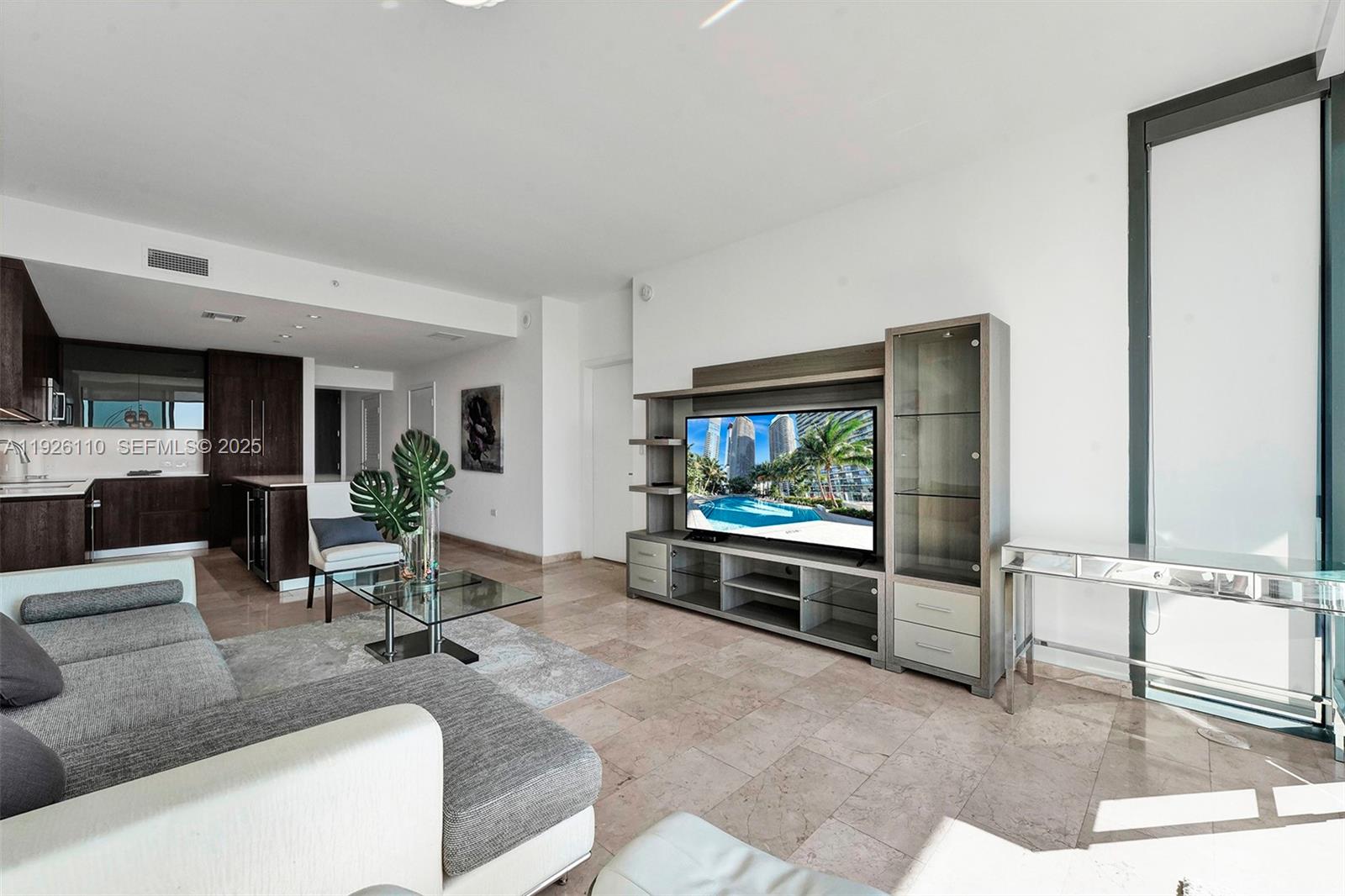 88 SW 7th St #2106 Miami, FL 33130