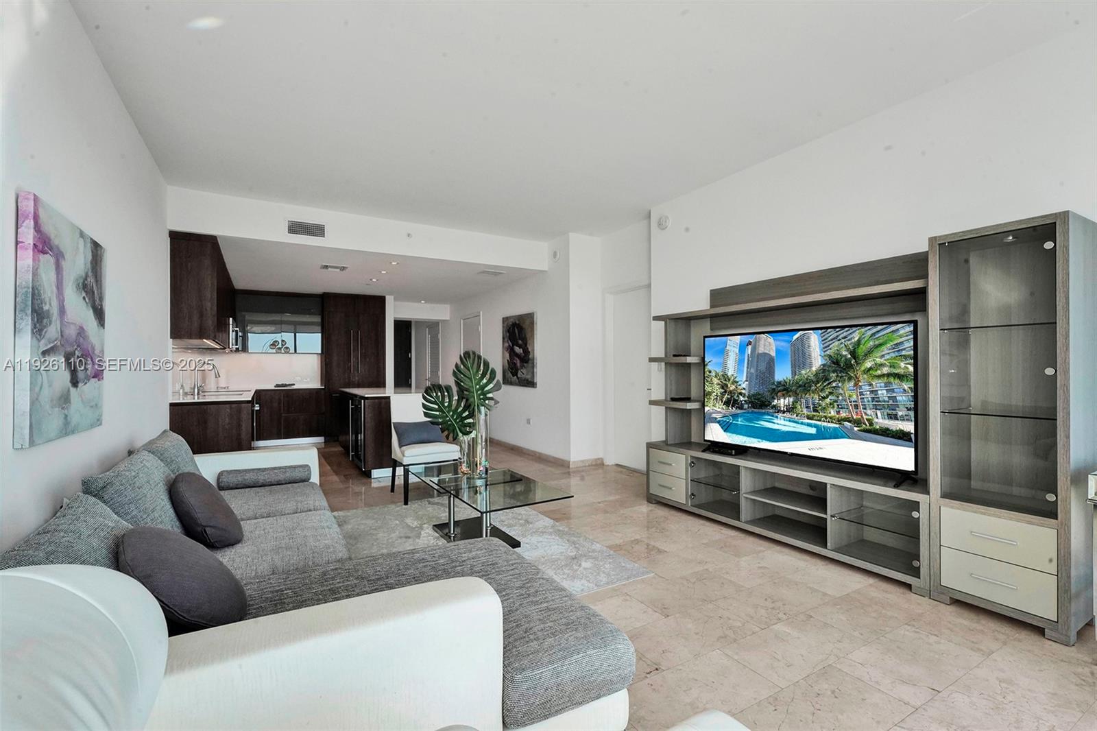 88 SW 7th St #2106 Miami, FL 33130