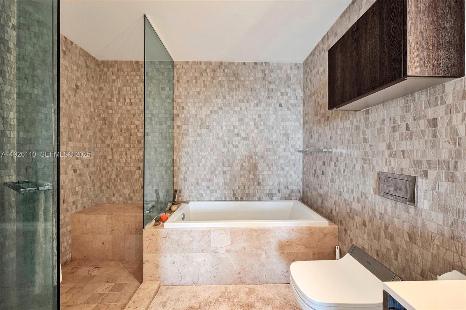 88 SW 7th St #2106 Miami, FL 33130