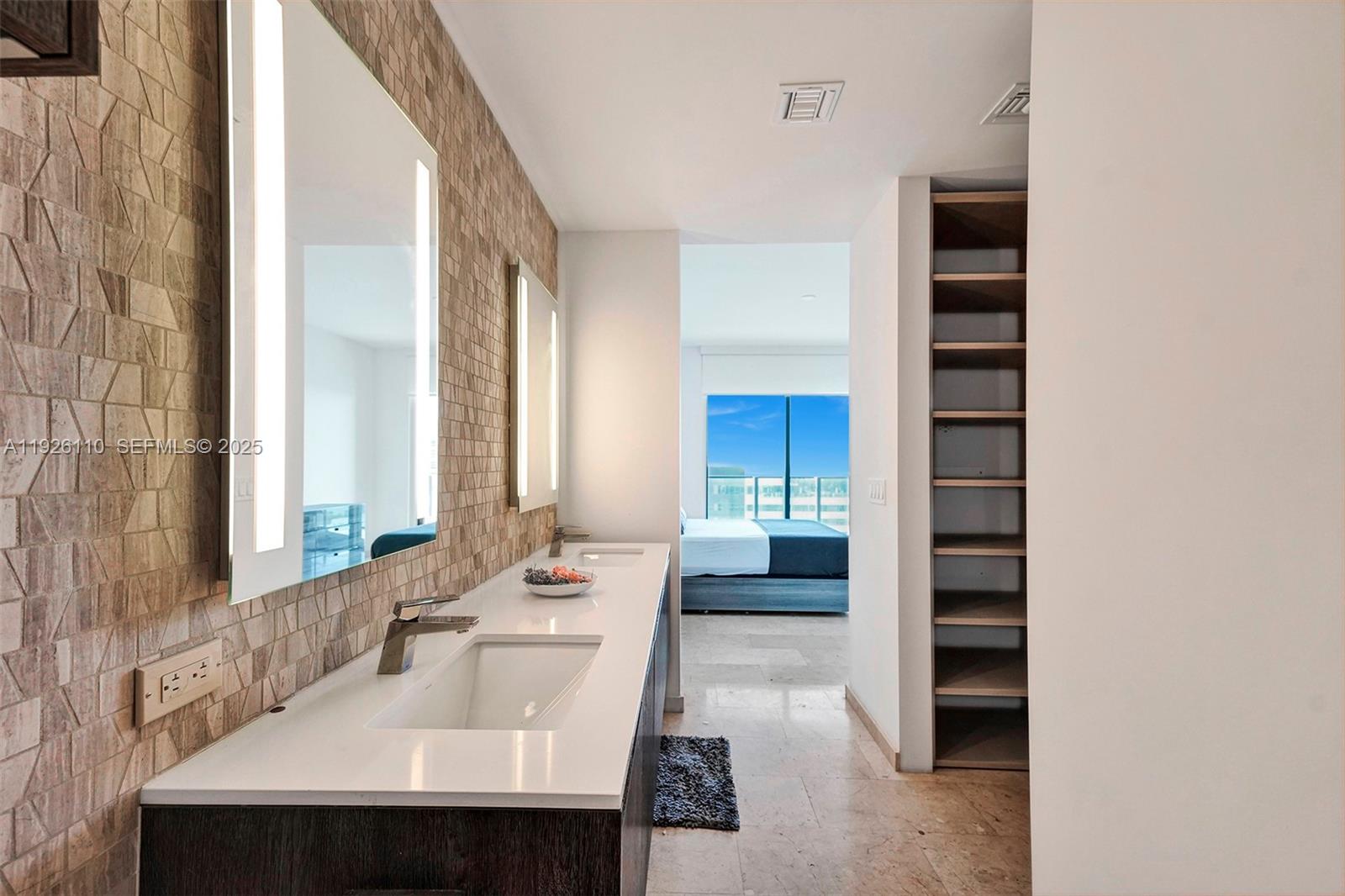 88 SW 7th St #2106 Miami, FL 33130