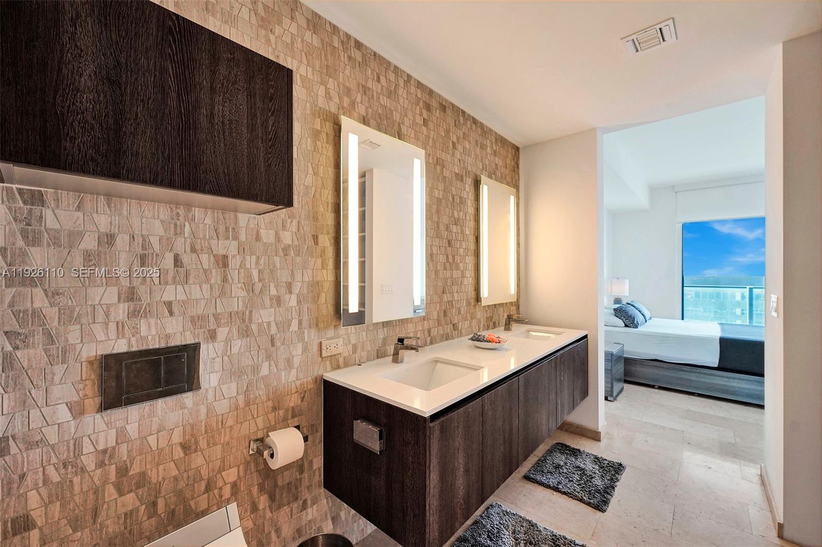 88 SW 7th St #2106 Miami, FL 33130